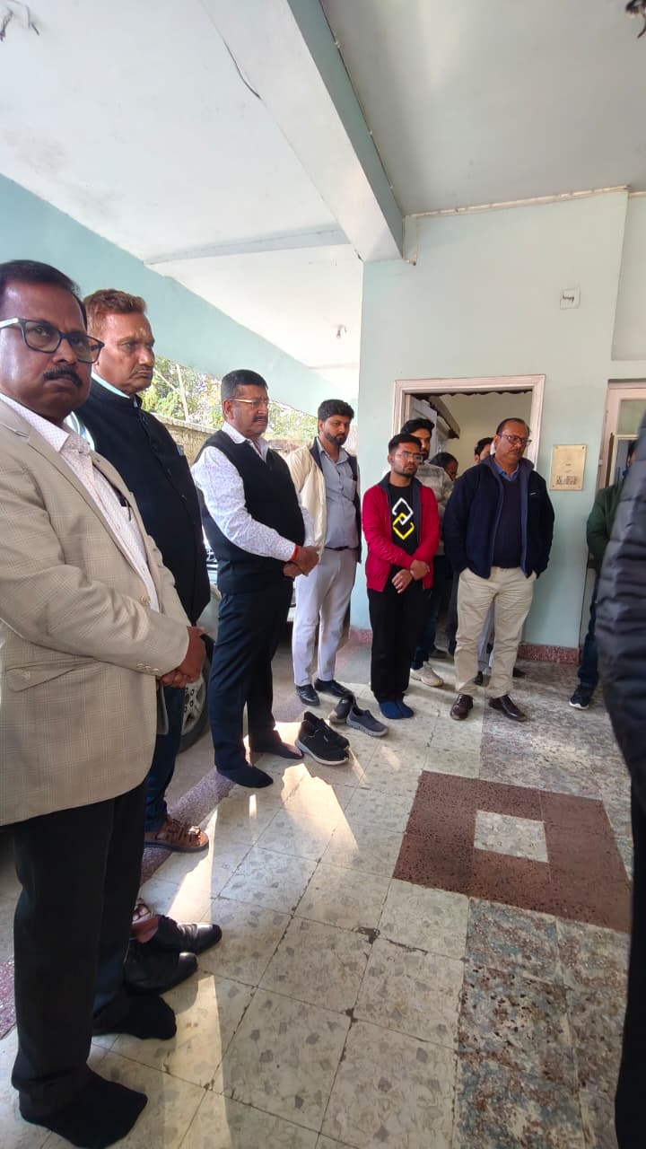 वन निगम के पूर्व कर्मचारी स्वर्गीय श्री सत्यनारायण मंडल जी के निधन पर शोक सभा का आयोजन